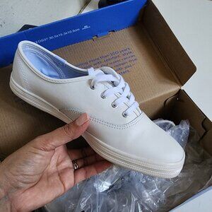 Keds 100% leather sneaker